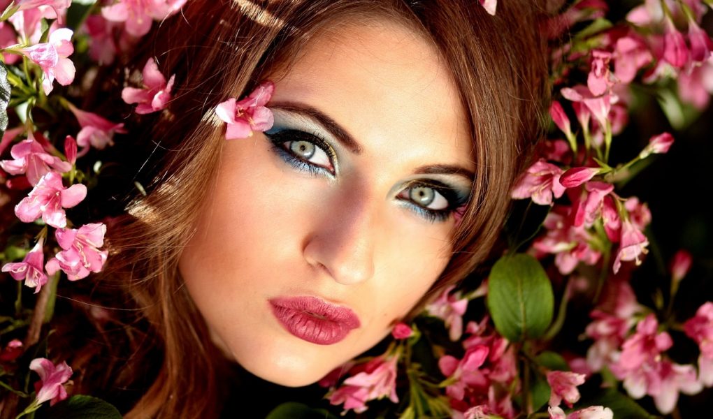 maquillage yeux bleus