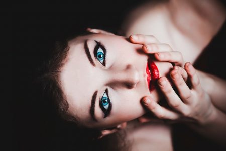 maquillage yeux bleus